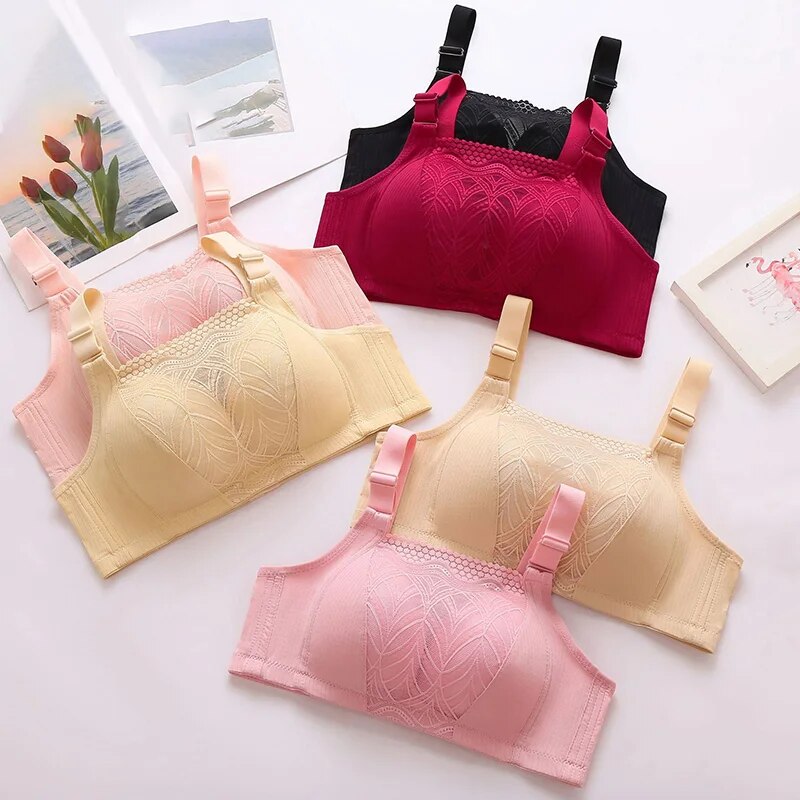 Full-Cup Breathable Lace Bra for Plus Size Women with Adjustable Wide Straps